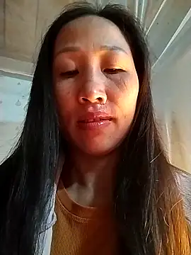 Snapshot of cute_love00 chatting on 18, 11, 2025 cute love00 online show from 18, 11, 2025