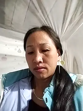 Snapshot of cute_love00 chatting on 22, 11, 2025 cute love00 online show from 22, 11, 2025