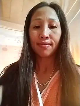 Snapshot of cute_love00 chatting on 23, 11, 2025 cute love00 online show from 23, 11, 2025