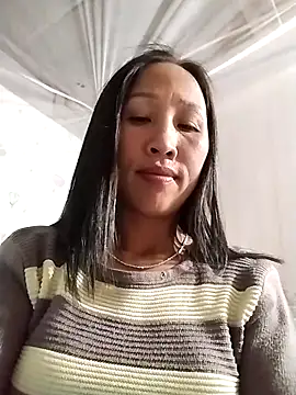 Snapshot of cute_love00 chatting on 24, 11, 2025 cute love00 online show from 24, 11, 2025