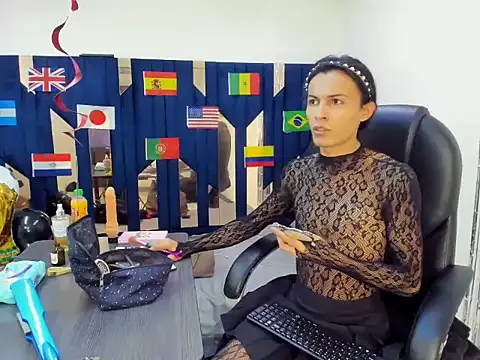 Aisha hotts777 online show from 12, 6, 2026