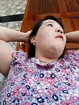 Snapshot of _Babyrose_ chatting on 10, 9, 2025 Babyrose online show from 10, 9, 2025