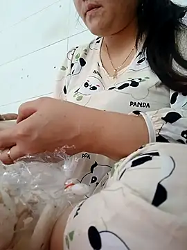 Snapshot of _Babyrose_ chatting on 15, 12, 2025 Babyrose online show from 15, 12, 2025