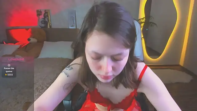 Lunar Lily online show from 25, 4, 2026