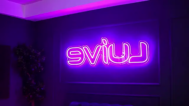 Snapshot of SiennaRuh chatting on 28, 10, 2025 SiennaRuh online show from 28, 10, 2025