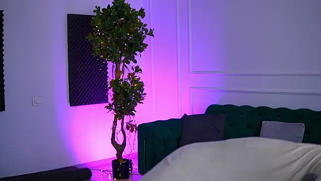 SiennaRuh online show from 5, 4, 2026