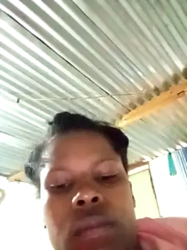 Snapshot of Caramelchick01 chatting on 15, 10, 2025 Caramelchick01 online show from 15, 10, 2025