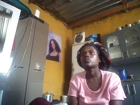 Snapshot of Caramelchick01 chatting on 7, 11, 2025 Caramelchick01 online show from 7, 11, 2025