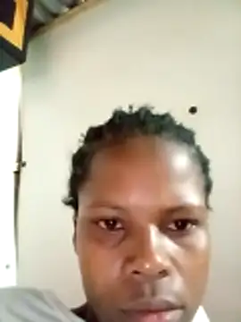 Snapshot of Caramelchick01 chatting on 22, 11, 2025 Caramelchick01 online show from 22, 11, 2025