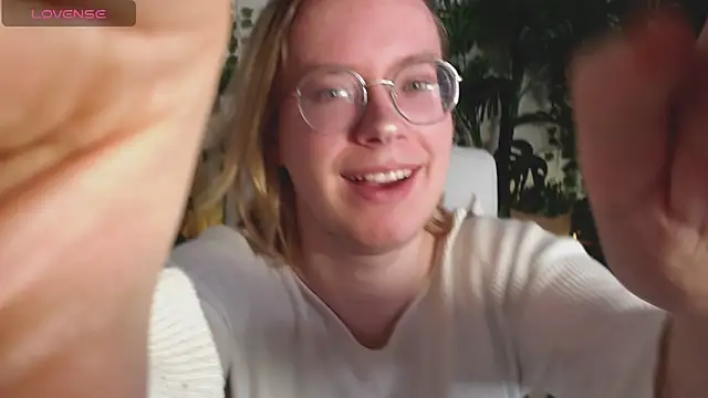 Snapshot of Amanda_Butlerr chatting on 14, 12, 2025 Amanda Butlerr online show from 14, 12, 2025