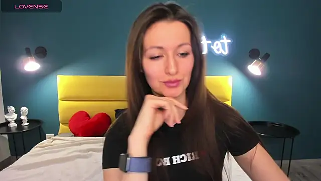 Joan Nelson online show from 23, 4, 2026