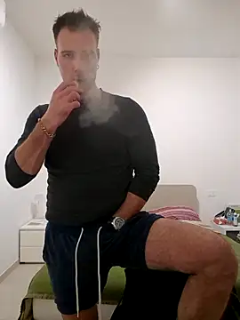 Snapshot of mrlyuis chatting on 27, 11, 2025 mrlyuis online show from 27, 11, 2025