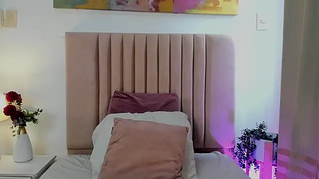 Snapshot of SagiraBelle chatting on 3, 10, 2025 SagiraBelle online show from 3, 10, 2025