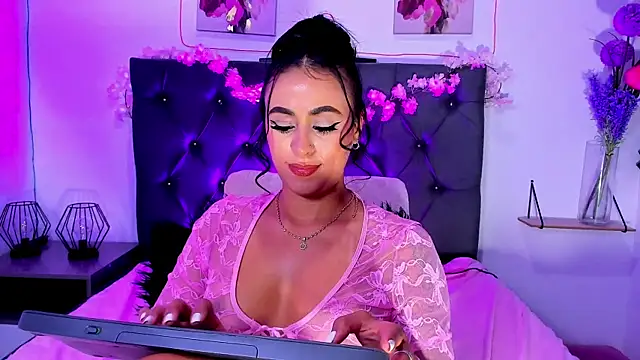 SagiraBelle online show from 16, 4, 2026