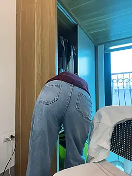 Snapshot of bunny_b4nny chatting on 8, 11, 2025 bunny b4nny online show from 8, 11, 2025