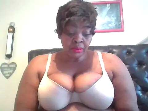 sweetmelonsxxxx25 online show from 12, 3, 2026