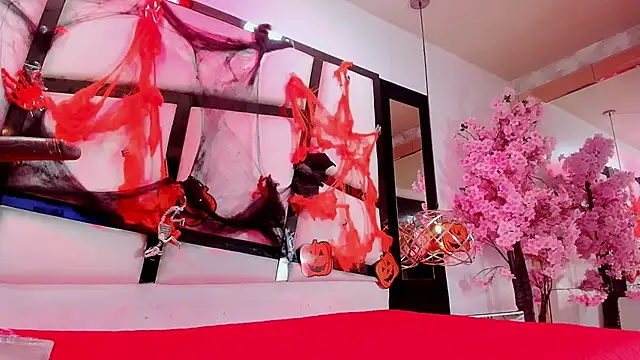 Snapshot of TessaCooper1 chatting on 26, 10, 2025 TessaCooper1 online show from 26, 10, 2025