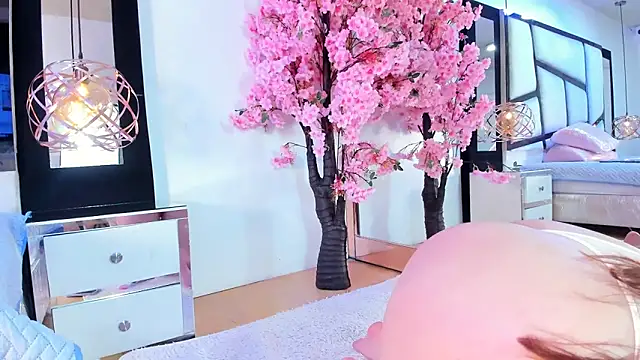 Snapshot of TessaCooper1 chatting on 20, 11, 2025 TessaCooper1 online show from 20, 11, 2025