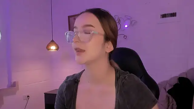 kristal joi dl online show from 10, 9, 2025