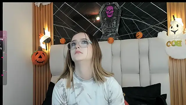 kristal joi dl online show from 22, 10, 2025