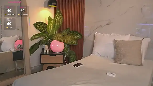 SophieCollins 1 online show from 24, 4, 2026