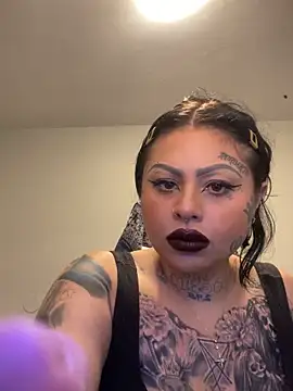 Snapshot of chicanachic13 chatting on 9, 9, 2025 chicanachic13 online show from 9, 9, 2025