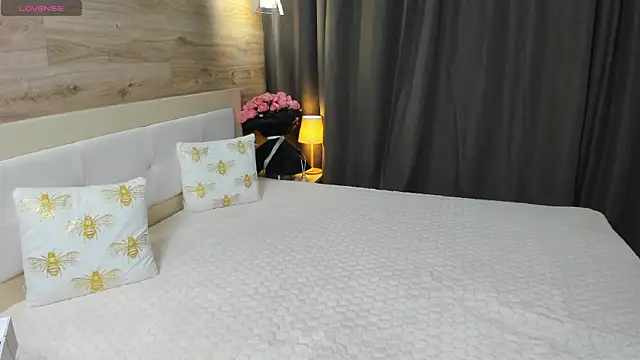 Babyy Lynaa online show from 8, 10, 2025