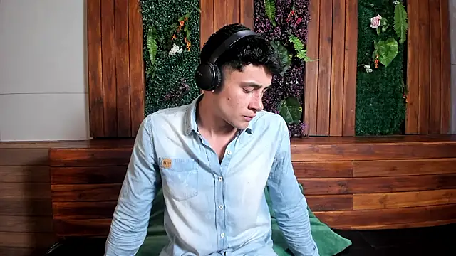 AustinJones  online show from 7, 2, 2026