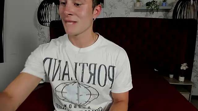 Snapshot of AustinJones_ chatting on 7, 7, 2026 AustinJones online show from 7, 7, 2026