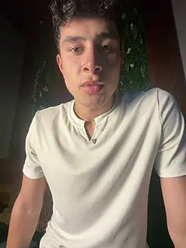 Snapshot of AustinJones_ chatting on 11, 7, 2026 AustinJones online show from 11, 7, 2026