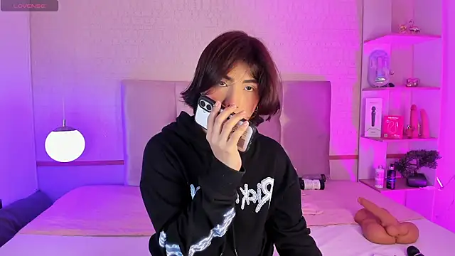 Creamy Angelo online show from 1, 5, 2026