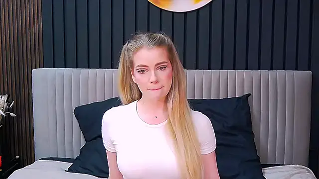 MilanaCeleste online show from 4, 12, 2025