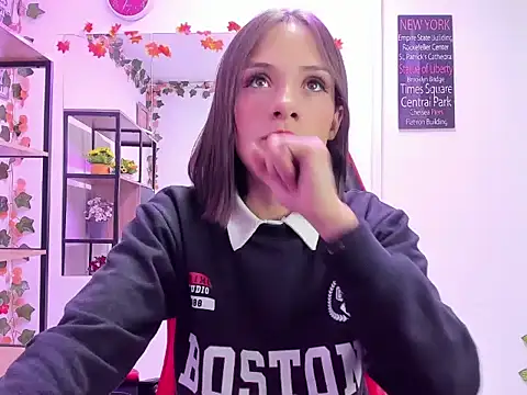 Snapshot of Tammy_Thompson_ chatting on 6, 11, 2025 Tammy Thompson online show from 6, 11, 2025