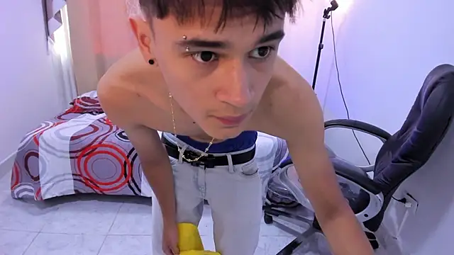 Aron Boyy online show from 22, 4, 2026