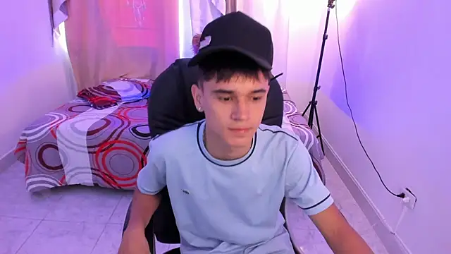 Aron Boyy online show from 24, 4, 2026