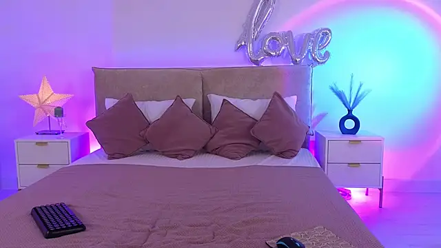 Jules night online show from 3, 4, 2026