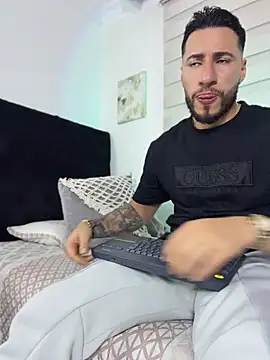 Thiago Hill online show from 20, 6, 2026