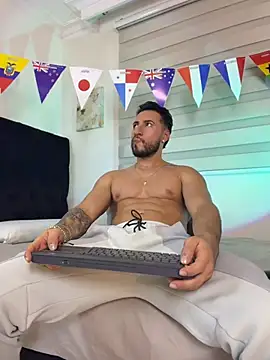 Thiago Hill online show from 8, 7, 2026