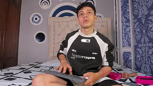 Dani rivass online show from 24, 10, 2025