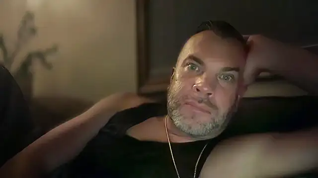 Snapshot of Ty_lerDavid chatting on 10, 4, 2026 Ty lerDavid online show from 10, 4, 2026