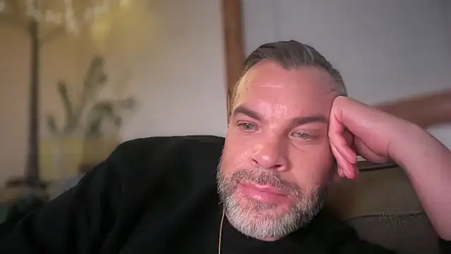 Snapshot of Ty_lerDavid chatting on 18, 4, 2026 Ty lerDavid online show from 18, 4, 2026