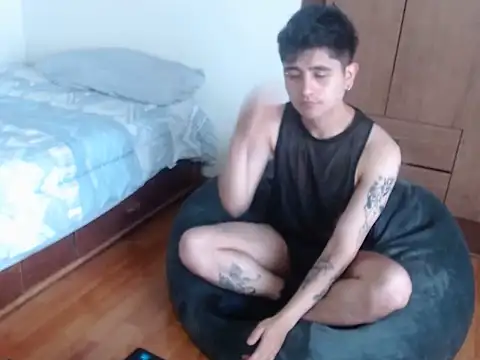 Snapshot of Etolasim chatting on 23, 11, 2025 Etolasim online show from 23, 11, 2025