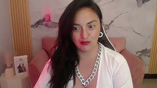 Snapshot of tamara_ch1 chatting on 18, 11, 2025 tamara ch1 online show from 18, 11, 2025