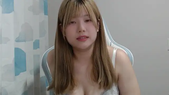 Snapshot of asuka_xoxo chatting on 22, 9, 2025 asuka xoxo online show from 22, 9, 2025