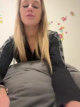 imyourgoodgirl69 online show from 22, 9, 2025