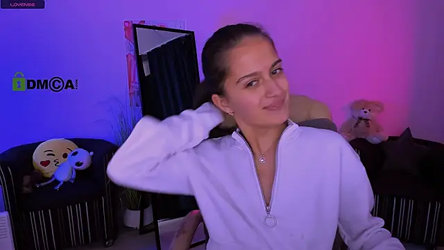 Snapshot of talia_seduce chatting on 13, 10, 2025 talia seduce online show from 13, 10, 2025