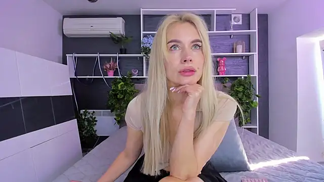 Snapshot of SabrinaSharm chatting on 31, 5, 2026 SabrinaSharm online show from 31, 5, 2026