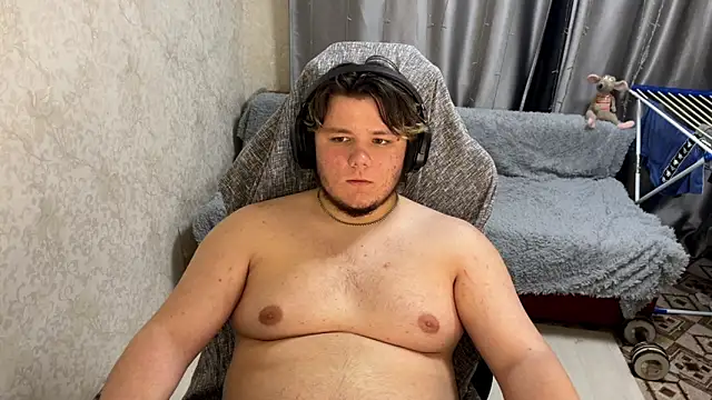 Snapshot of desiredude9 chatting on 12, 9, 2025 desiredude9 online show from 12, 9, 2025