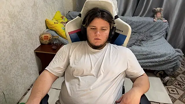 Snapshot of desiredude9 chatting on 24, 9, 2025 desiredude9 online show from 24, 9, 2025