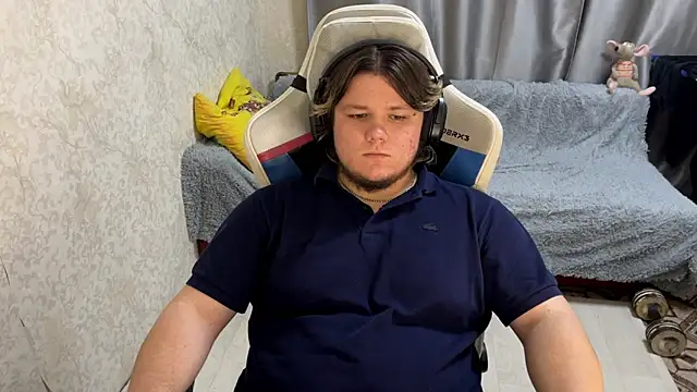 Snapshot of desiredude9 chatting on 26, 9, 2025 desiredude9 online show from 26, 9, 2025